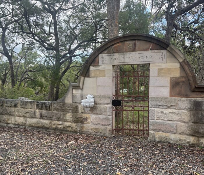 Entry to fire pit area at Sunset Cottages