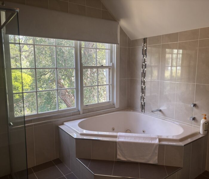 Bedroom 2 ensuite